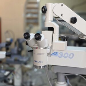 Konan KOM-300 Surgical Microscope