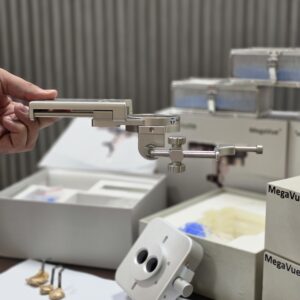 MegaVue BIOM Retinal Viewing System - Wide-Field Surgical Viewing
